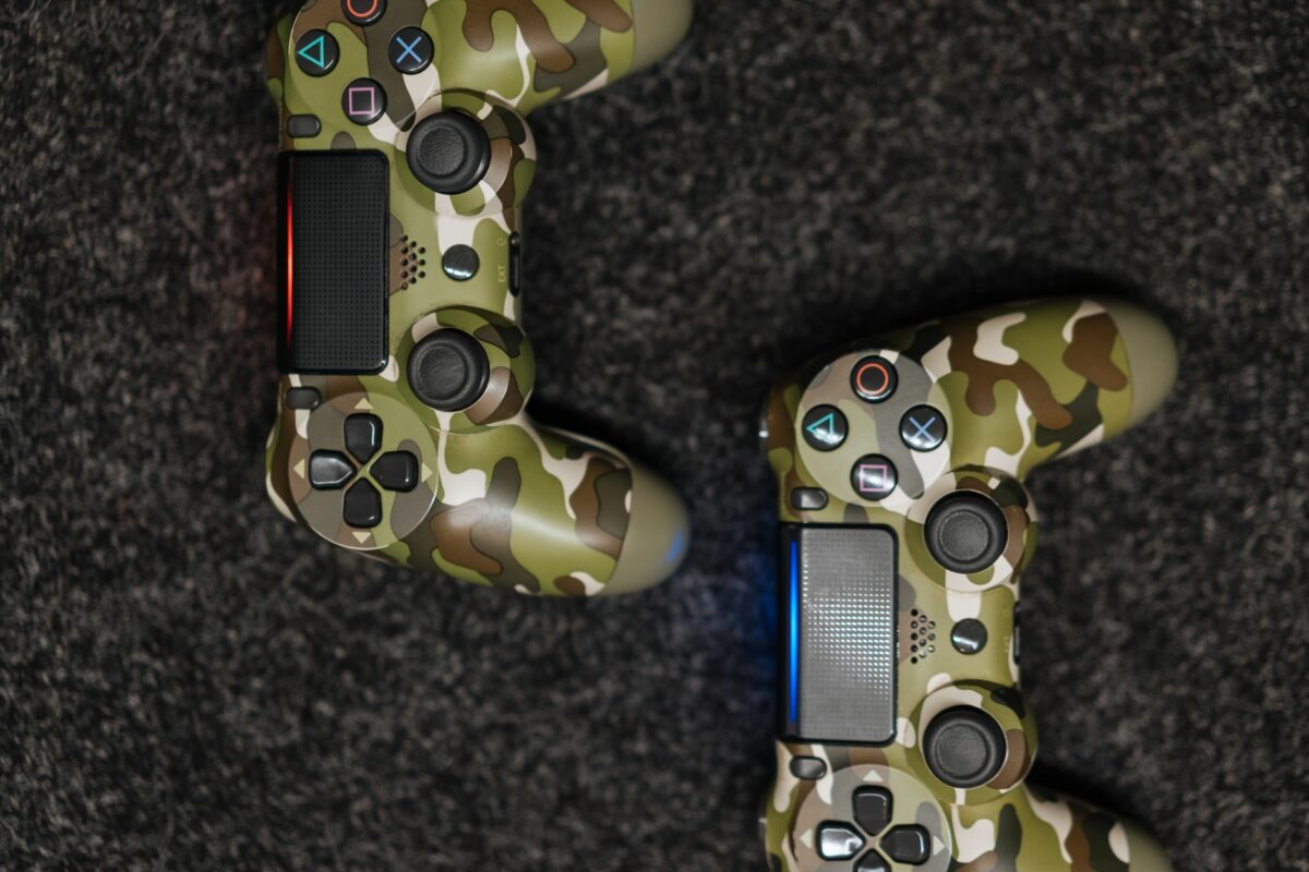 Manette PS5 GTA 6 : les deux DualSense édition limitée à 84,99 €, précommandes le 10 septembre